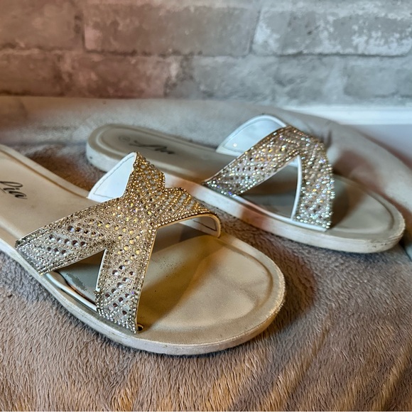Rhinestone covered X band slide sandals with memory foam base size 9 - Picture 5 of 8